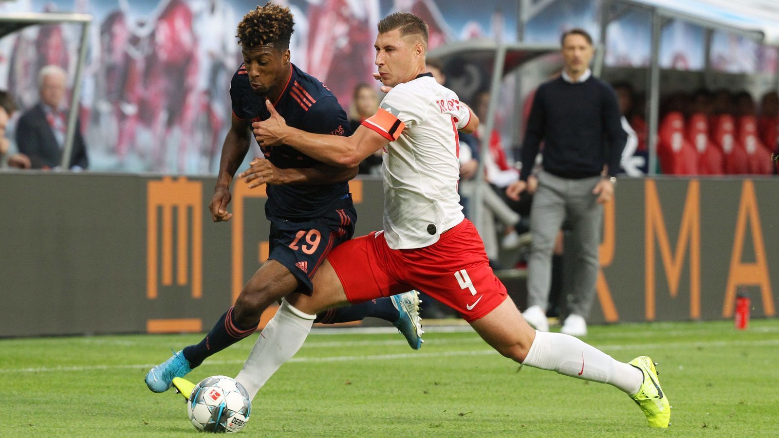 
                <strong>Kingsley Coman</strong><br>
                Hat über die rechte Seite einige Male die Oberhand gegen Marcel Halstenberg und bedient Gnabry in der 31. Minute mit einem starken Zuspiel. In der 52. Minute scheitert Coman nach wunderbaren Zuspiel von Kimmich an dem auf der Linie klärenden Ibrahima Konate. Scheitert mit einem abgefälschten Schuss in der 77. Minute am Pfosten. ran-Note: 2
              