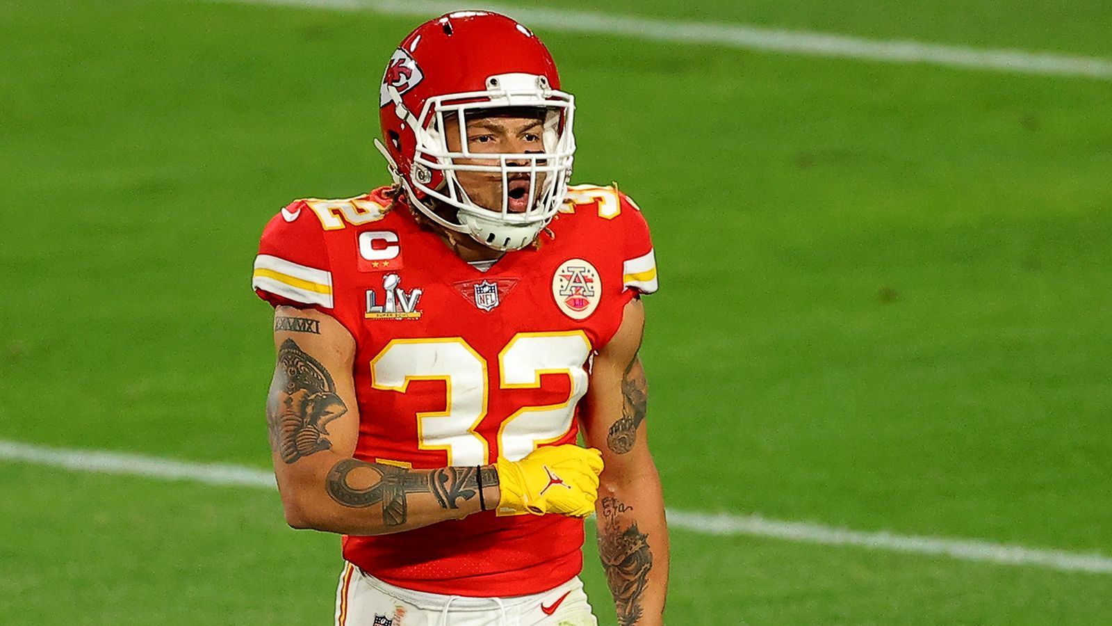 
                <strong>Tyrann Mathieu Madden Rating: 95</strong><br>
                ran-Sicht: Zu hochKlar, Tyrann Mathieu ist das Sprachrohr, der Leader der Chiefs-Defense. Klar, er bringt eine fast schon einzigartige Positions-Variabilität mit. Und klar, durch seine Spielweise kann er eine Partie an sich reißen. Dennoch ist er mit einer 95er-Bewertung der beste Safety der Liga. Für diesen Titel fehlt es ihm allerdings manchmal an Abgeklärtheit in der Pass-Verteidigung. Vergangene Spielzeit ließ er 520 Yards in seiner Deckung zu. Kritik auf hohem Niveau, aber um sich eine solch starke Bewertung zu angeln, muss Mathieu einen Schritt nach vorne in der Pass Coverage machen. ran-Rating: 
              