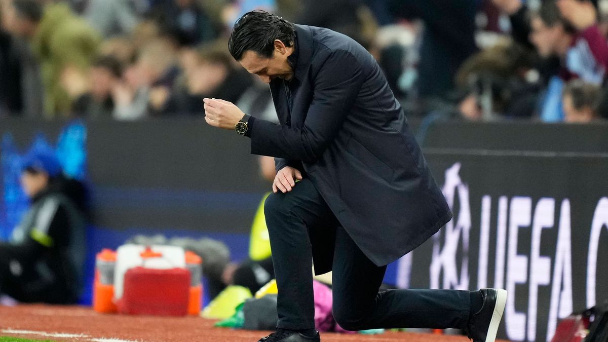 Aston Villa FC v FC Bayern München - UEFA Champions League 2024 25 League Phase MD2 Unai Emery head coach of Aston Villa reacts during the UEFA Champions League 2024 25 League Phase MD2 match betwe...