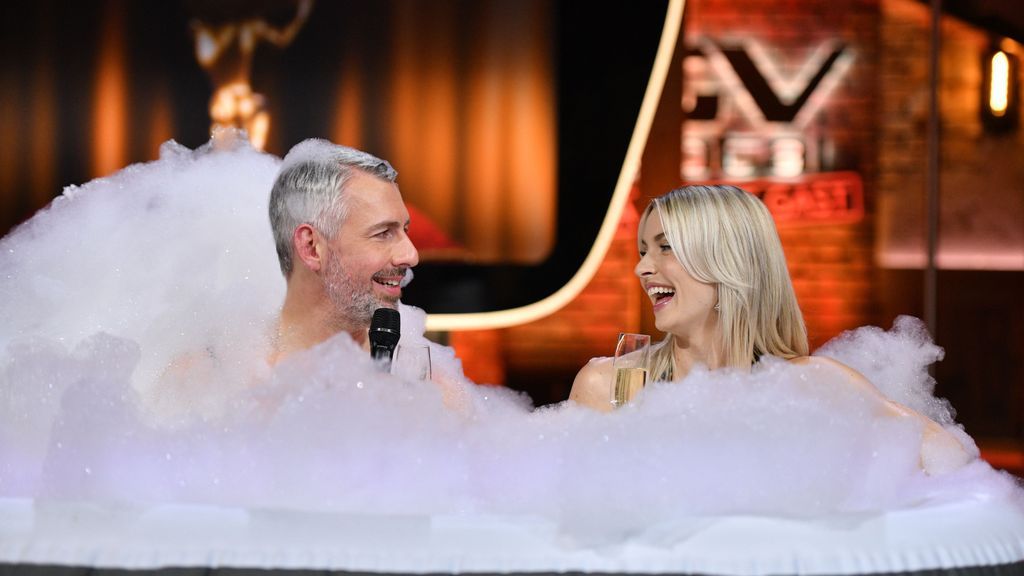 Gemeinsames Schaumbad: Lena Gercke ist heute bei "TV total - Aber mit Gast"