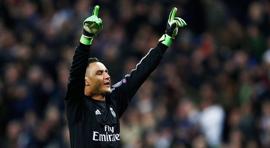 
                <strong>Keylor Navas (Saison 2015/2016)</strong><br>
                Platz 1: Keylor Navas (Saison 2015/2016) mit Real Madrid. Der Keeper steht in der laufenden Saison der Königsklasse inklusive der beiden Halbfinal-Partien zehnmal im Tor. Dabei kassiert er lediglich zwei Gegentore - beide im Viertelfinal-Hinspiel gegen den VfL Wolfsburg. Navas stellt damit einen neuen Rekord auf! In der Champions League hat zuvor kein anderer Final-Keeper vor dem Endspiel eine besser Gegentor-Quote als der 29-Jährige mit 0,2 Gegentoren pro Partie.
              