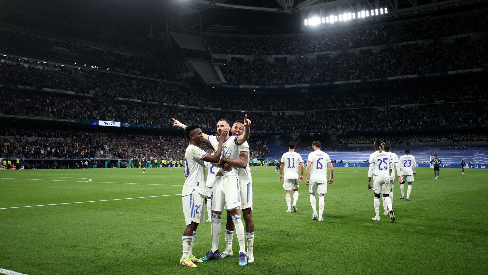 
                <strong>CL-Krimi in Madrid - Real und ManCity im ran-Starwatch</strong><br>
                Ein verrücktes CL-Halbfinale hat nach zwei Spielen einen Gewinner gefunden. Durch zwei Tore in der Nachspielzeit und einen Treffer in der Verlängerung zieht Real Madrid mit einem 3:1 in das Finale der Champions League ein. ran hat sich die Stars beider Mannschaften genauer angeschaut.
              