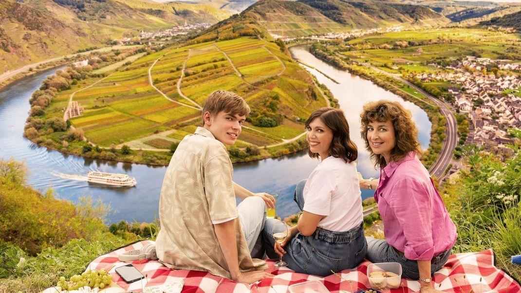 Die neue SAT.1-Serie "Für alle Fälle Familie" bietet eine Mischung aus Familienangelegenheiten, Drama und Romantik.