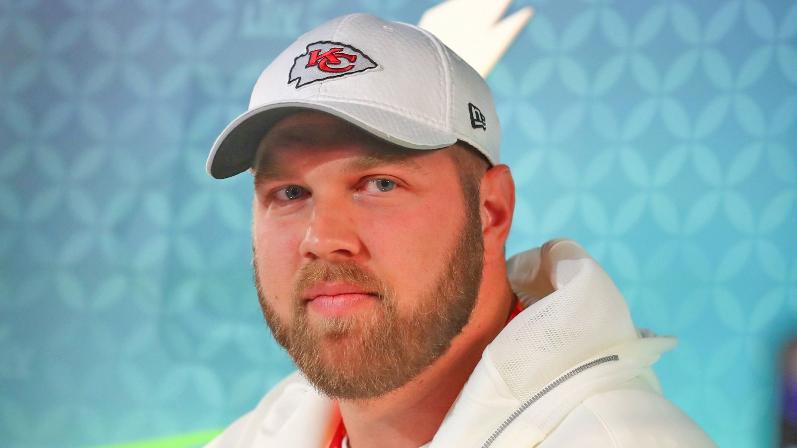 
                <strong>Mitchell Schwartz (Kansas City Chiefs) </strong><br>
                In dieser Saison verdient: 5.670.000 - Aktueller Vertrag: 24.455.000 Dollar über drei Jahre -Bisher in der Karriere verdient: 43.170.840 Dollar
              