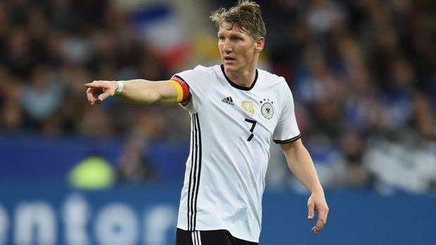 
                <strong>Platz 10: Bastian Schweinsteiger</strong><br>
                Platz 10: Bastian Schweinsteiger. 6 Einsätze (495 Spielminuten)
              