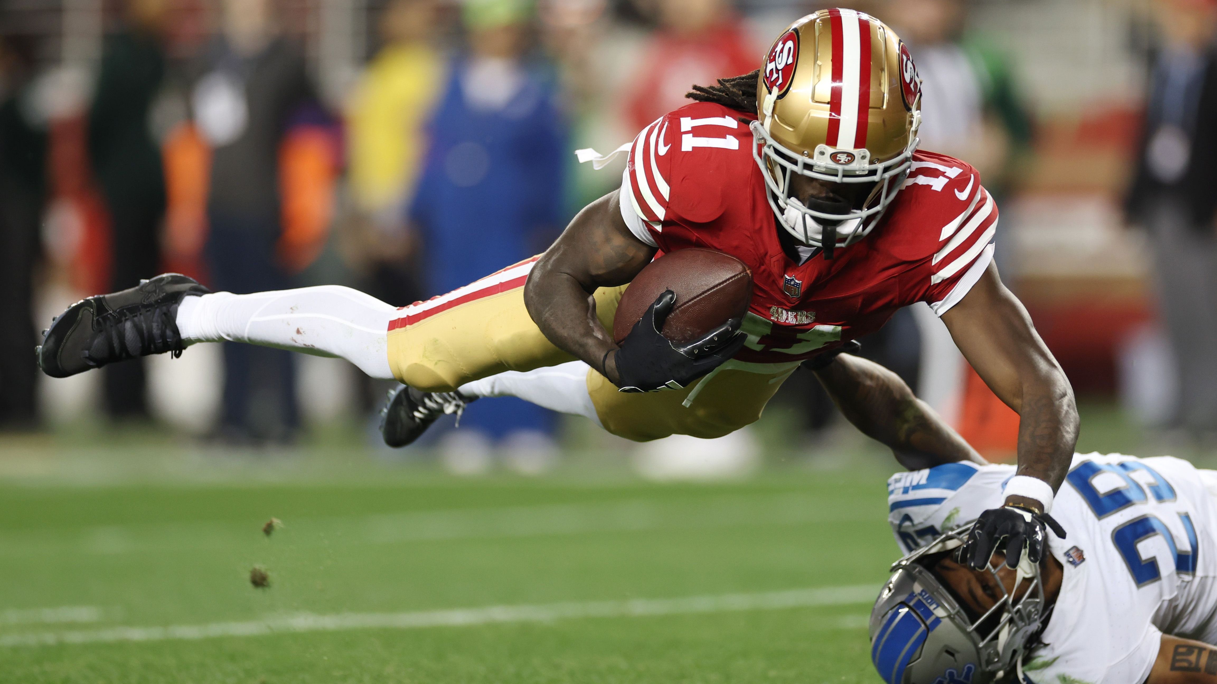 <strong>Commanders als Option!</strong><br>Einen Wechsel nach Washington würde der Spieler selbst wohl sehr gerne sehen. Dort steht seit April 2024 mit dem <a href="https://www.ran.de/sports/american-football/nfl/galerien/nfl-draft2024-erstrundenpicks-gehalt-rookie-vertrag-unterschrieben-williams-maye-daniels-alt-michael-penix-jr-323163">Rookie-Quarterback Jayden Daniels</a> ein guter Kumpel unter Vertrag, beide kennen sich noch aus gemeinsamen Zeiten am College. Auf "TikTok" postete Aiyuk Anfang Juli ein Video, in dem er sich Trainingsbilder der Commanders anschaute. Doch damit nicht genug...