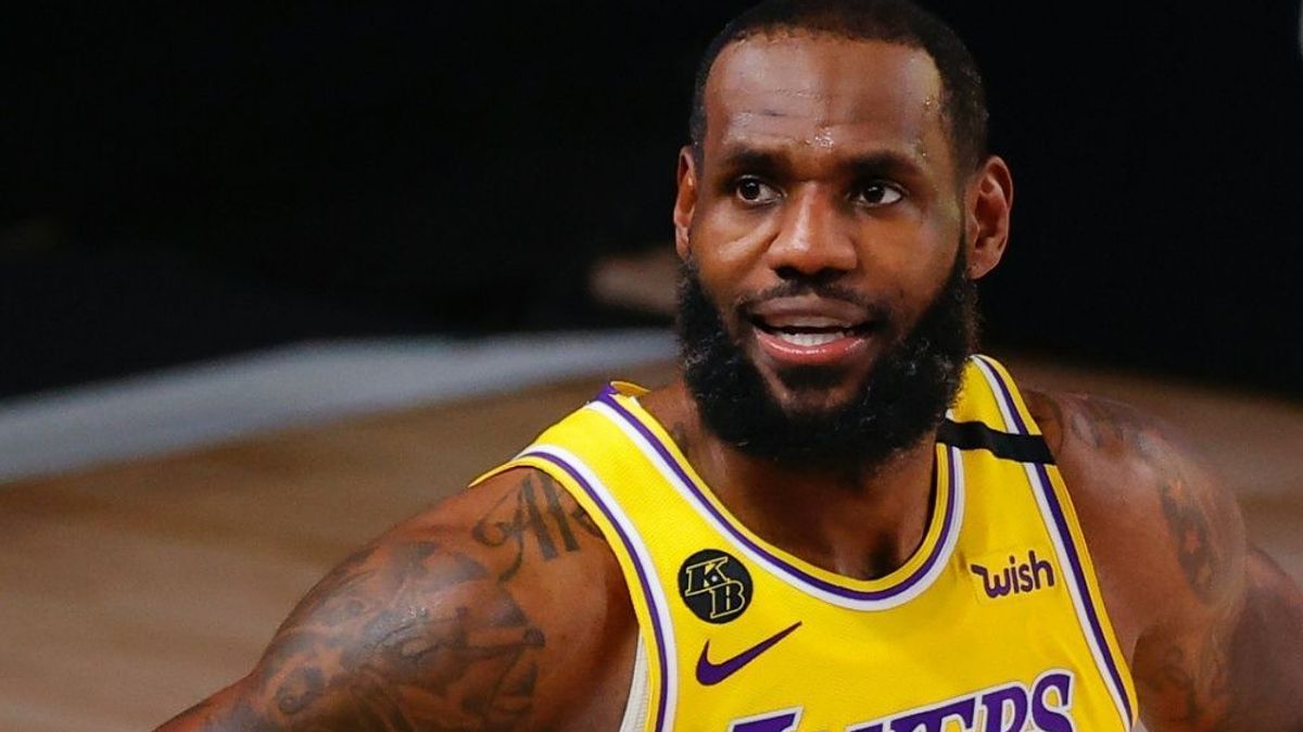 James liegt mit seinen Lakers zurück.