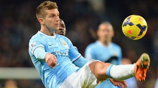 
                <strong>Matija Nastasic</strong><br>
                Im Tausch für Savic kam Matija Nastasic von Florenz zu ManCity. Der Serbe startete unter Coach Roberto Mancini ordentlich in die Premier League. Unter dessen Nachfolger Manuel Pellegrini hatte der 15,2 Millionen Euro teure Innenverteidiger jedoch bald einen schweren Stand. Deshalb wechselte er im Winter 2015 zum FC Schalke in die Bundesliga.
              
