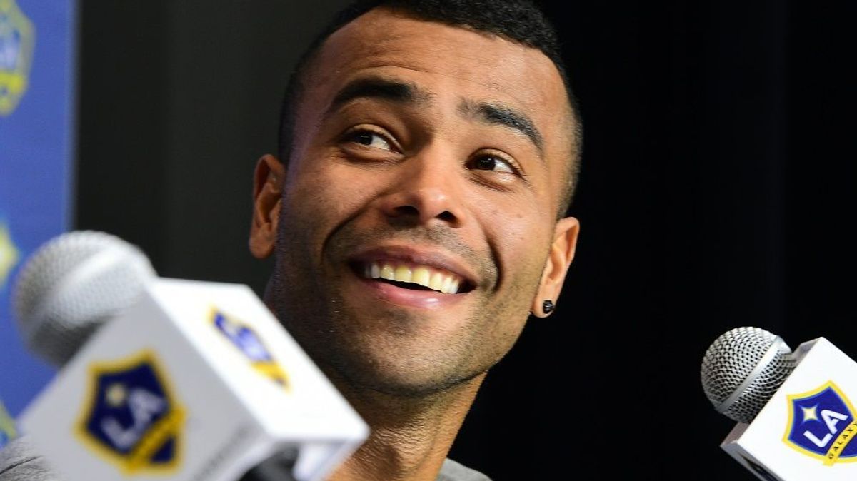 Ashley Cole beendet seine aktive Fußballkarriere