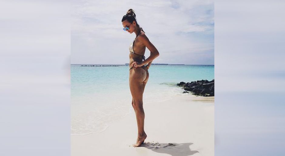 
                <strong>Ester Satorova</strong><br>
                Das bekannte Model schickt täglich Grüße an ihre Follower auf Instagram. Das Paar hat sich eine Privatinsel auf den Malediven (Velaa Private Island) gegönnt. Kann man mal machen.
              