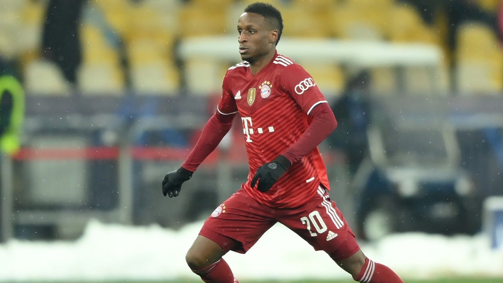 
                <strong>Bouna Sarr</strong><br>
                Lässt so manchen Ball an sich vorbeilaufen, den er locker erreichen hätte können. Empfiehlt sich in den knapp 20 Minuten auf dem Feld nicht gerade für weitere, gar längere Einsätze. ran-Note: 5
              