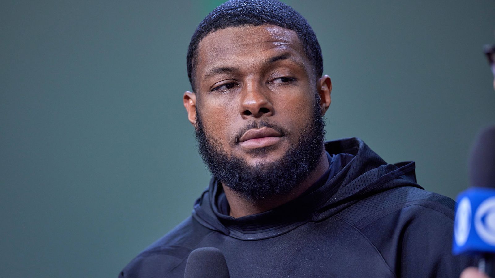 
                <strong>Platz 4 (geteilt): Kayvon Thibodeaux (Oregon, DL)</strong><br>
                Quote: +2500 (bei einem Einsatz von 100 Dollar gewinnt man 2500 Dollar)
              
