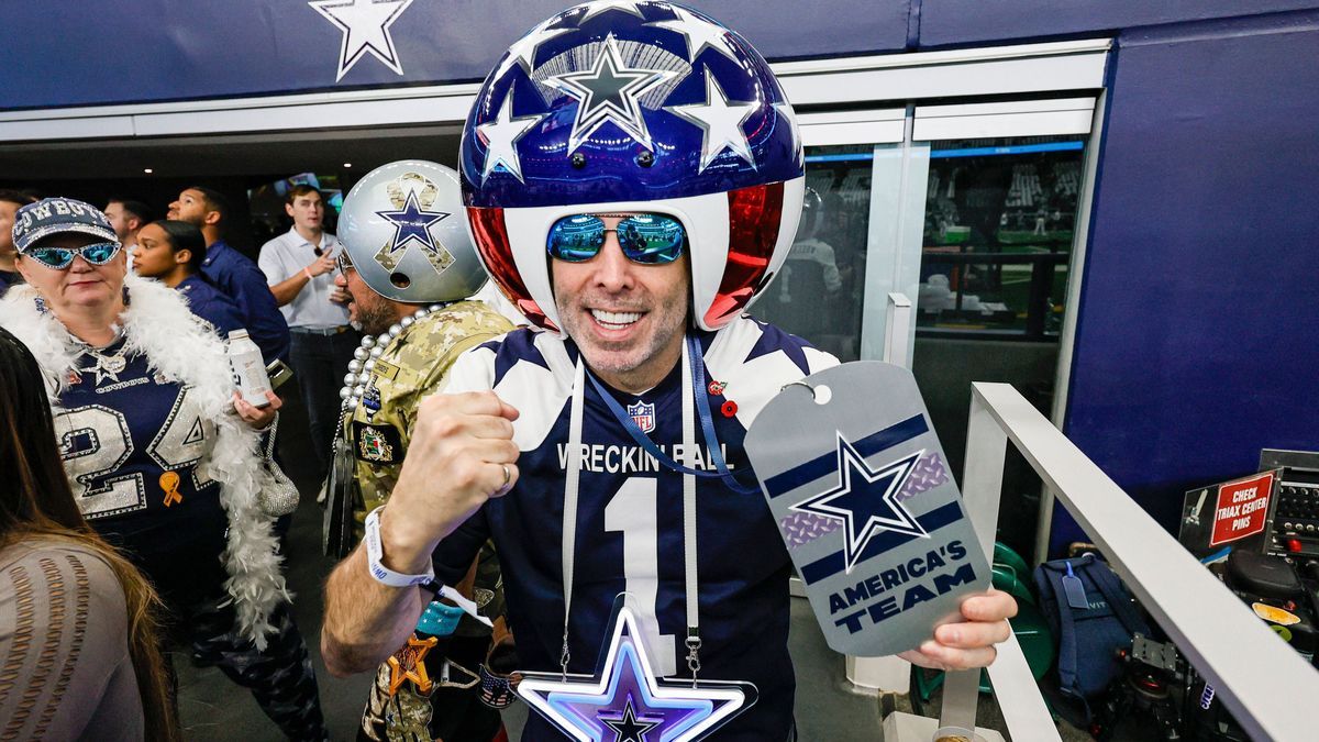 ARLINGTON, TX - NOVEMBER 10: Dallas Cowboys fans cheer for their team during the game between the Dallas Cowboys and the Philadelphia Eagles on November 10, 2024 at AT&T Stadium in Arlington, Texas...