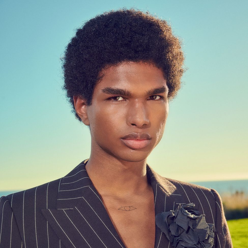 GNTM 2024: Jermaine beim "Harper's BAZAAR"-Shooting in Folge 16