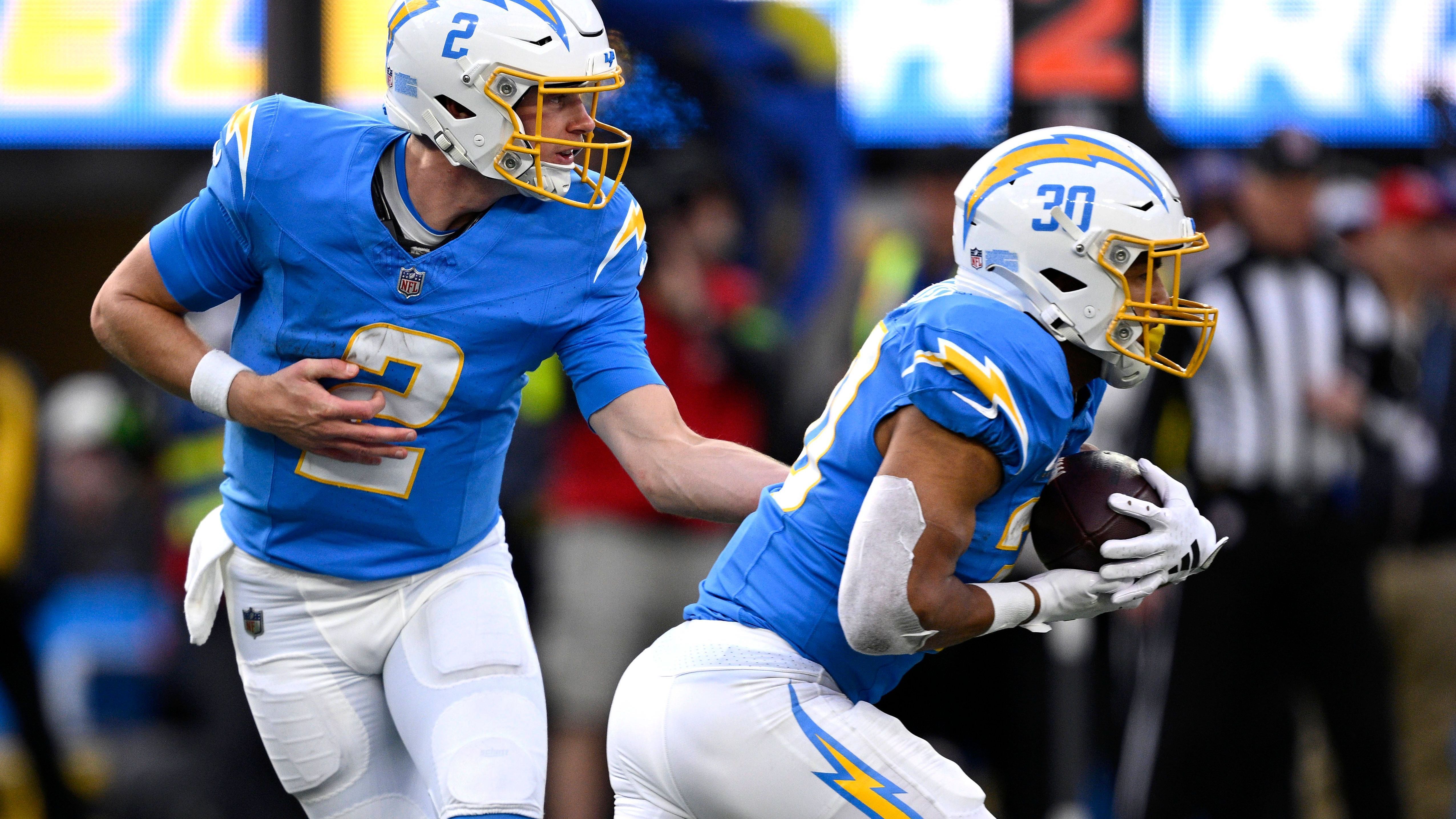 <strong>Los Angeles Chargers</strong><br>Passing Play Percentage: 61.03%<br>Rushing Play Percentage: 38.97%