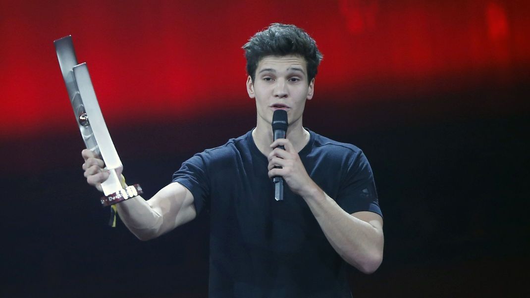 Wincent Weiss erhält den "National Newcomer"-Award bei der Echoverleihung 2018.