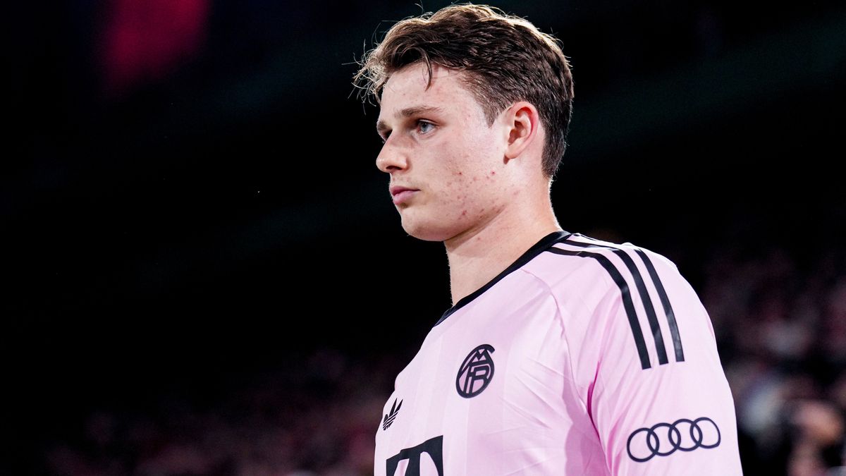 COLOGNE, GERMANY - OCTOBER 29: Bayern Munchen goalkeeper Jonas Urbig looks on during the DFB Cup match between 1. FC Koln and FC Bayern Munchen at RheinEnergieStadion on October 29, 2025 in Cologne...