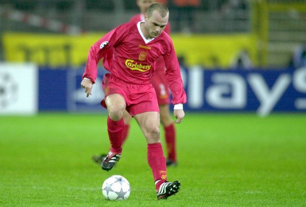 
                <strong>Platz 7: Danny Murphy</strong><br>
                Danny Murphy spielte unter anderem für den FC Liverpool und den FC Fulham. Gefürchtet wurde er vor allem wegen seiner Freistöße. Fünf Tore bei 67 Versuchen macht eine Quote von 7,5 Prozent.
              