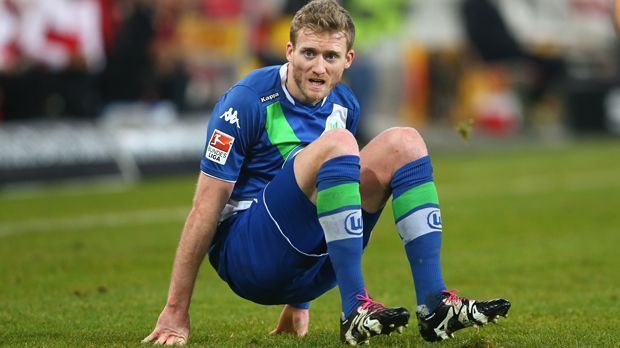 
                <strong>Andre Schürrle (32 Millionen Euro)</strong><br>
                Andre Schürrle (32 Millionen Euro). Der zweite Wolfsburger in dieser Liste. Die Zahlen sprechen bei Schürrle für sich: 32 Millionen Euro Ablöse, 17 Spiele, ein Tor. Zu wenig, dafür dass der Offensivspieler genauso viel gekostet hat wie die gesamte Leicester-Startelf.
              