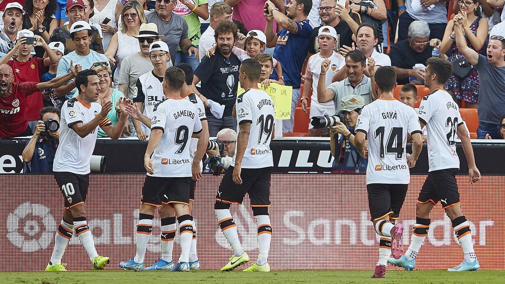 
                <strong>Platz 20: FC Valencia</strong><br>
                Transferkosten des Kaders: 266 Millionen Euro
              