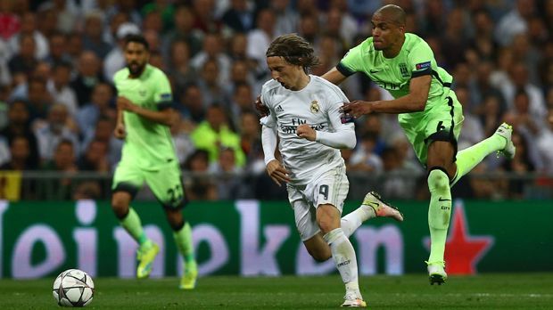 
                <strong>Luka Modric</strong><br>
                ... auch Luka Modric kam ohne Foul aus! Aus der Mittelfeld-Reihe Isco, Modric, Kroos foulte bei Real überhaupt nur der Spanier. Und das auch nur ein mal. Im Halbfinal-Rückspiel der Champions League! Da muss man sich eigentlich auch die anderen Werte wie seine Passquote von 88 Prozent kaum noch anschauen. Manchester City war in diesem Spiel einfach nicht konkurrenzfähig.
              