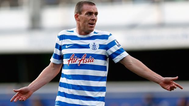 
                <strong>Richard Dunne (Queens Park Rangers)</strong><br>
                Richard Dunne (Queens Park Rangers): Neben Ferdinand stieg mit den Rangers auch Verteidiger Dunne in seinem letzten Jahr als aktiver Spieler ab. Der ehemalige irische Nationalspieler lief für Everton, Aston Villa, Manchester City und Queens Park insgesamt 432 Mal in der Premier League auf. Der Abstieg war für ihn zuvor nie ein Thema, bis zum allerletzten Profi-Jahr. Dann erwischte es auch Dunne.
              