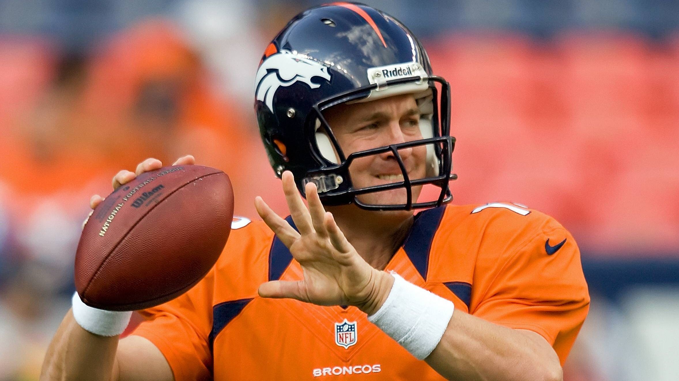 
                <strong>2012: Peyton Manning (Denver Broncos)</strong><br>
                Cap Hit 2012: 20,9 Millionen DollarSaisonverlauf mit den Broncos: Ausgeschieden in Divisional Round
              