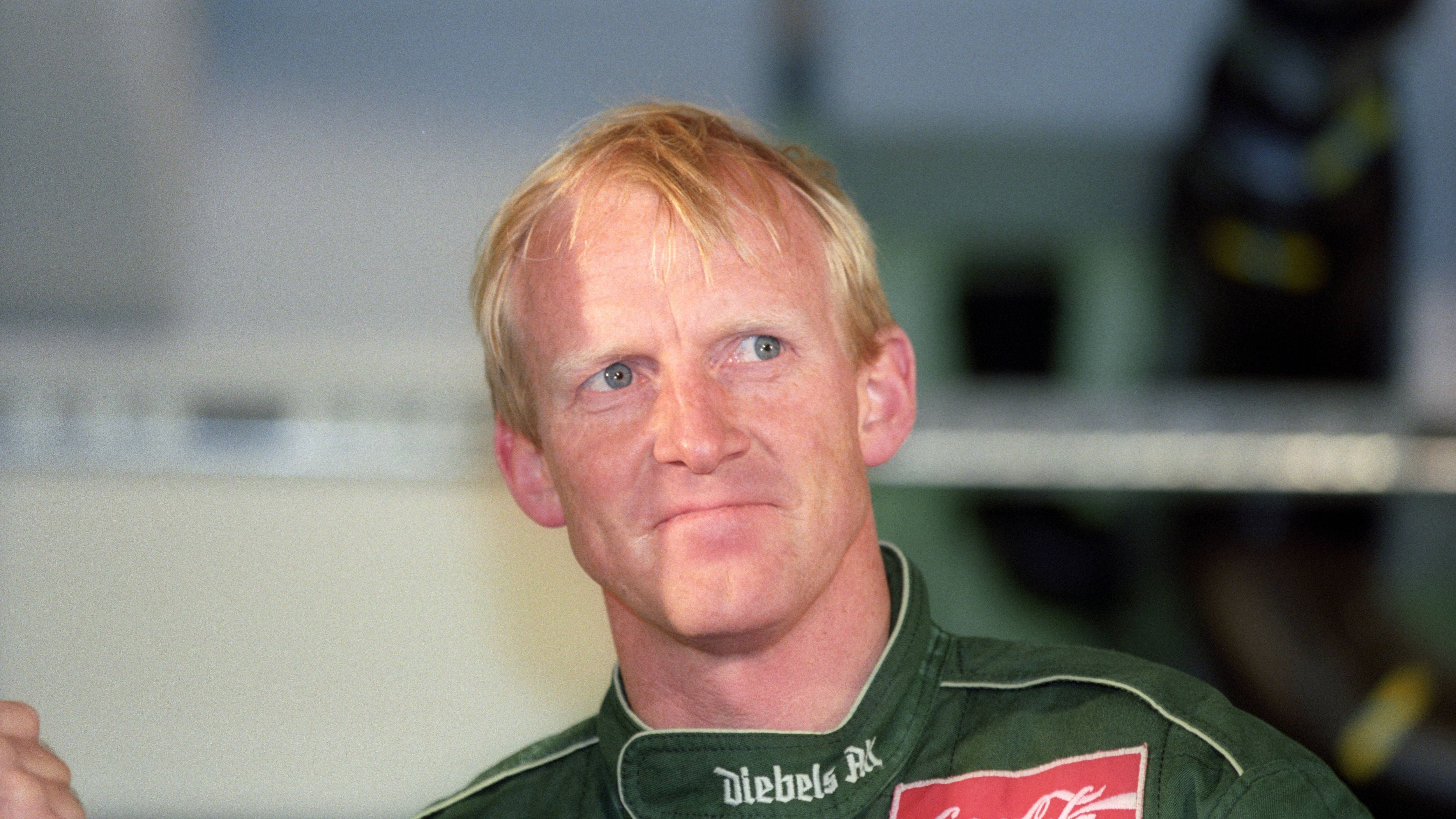 <strong>Kurt Thiim</strong><br>Zeit in der DTM: 1986 - 1995<br>Teams: ATN Autotechnik Nickel, MK Motorsport, AMG Motorenbau GmbH, Zakspeed&nbsp;<br>Anzahl der Rennen: 211<br>Größte Erfolge: Meister 1986, 47 Podestplätze - davon 20 Siege, drittmeiste Punkte aller Fahrer