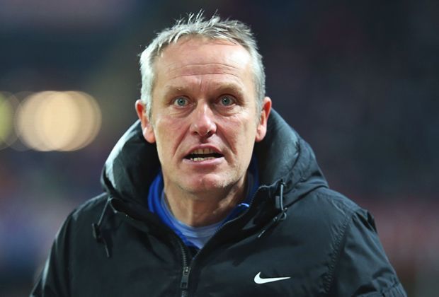 
                <strong>Christian Streich - der Angstmacher</strong><br>
                DAS ist das Gesicht, das manchen Gegnern wohl Angst macht. So sagte Verbeek nach der 2:3-Pleite gegen Freiburg: "Wie er mich angegangen ist, war brutal, unverschämt, unglaublich, respektlos. Wie ein Verrückter. Ich setze mich nicht neben diesen Mann. Das ist kein Kollege."
              