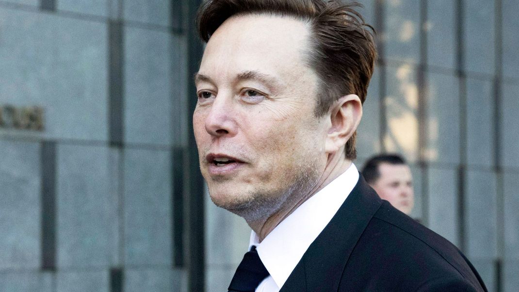 Tesla Musk Compensation Lawsuit