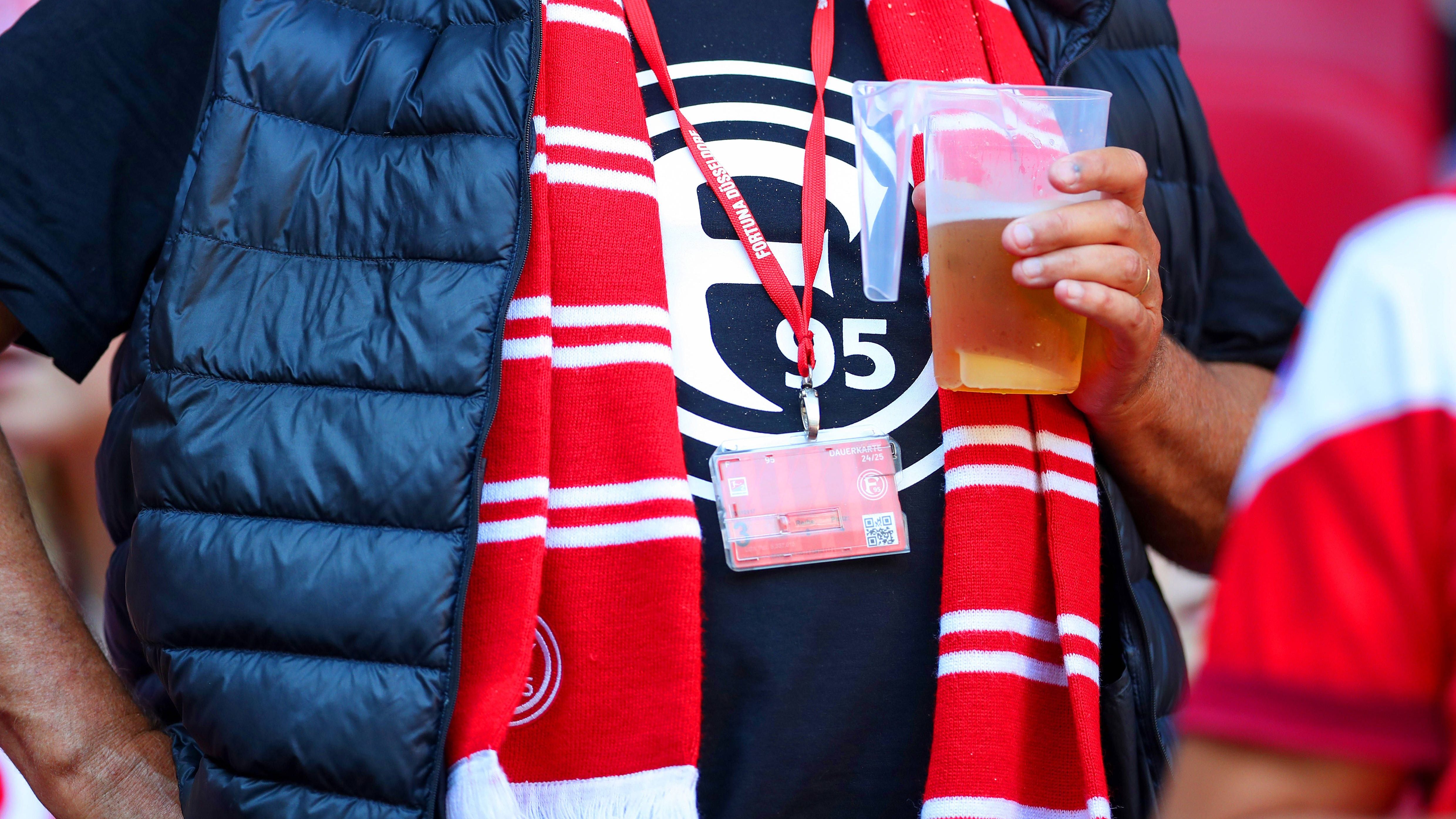<strong>Fortuna Düsseldorf</strong><br>Bier: 5,50 Euro<br>Wurst: 4,40 Euro