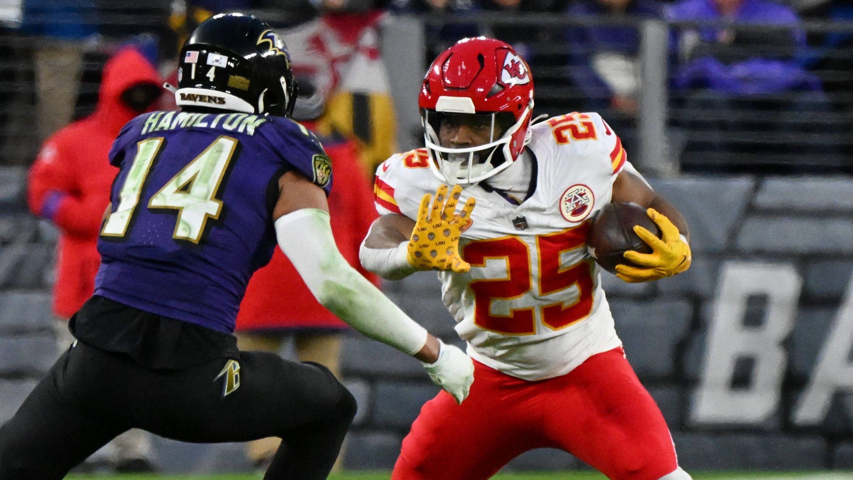 <strong>Platz 24: Kansas City Chiefs - 6,4 Millionen US-Dollar</strong><br>Anzahl der Spieler: 6<br>Top-Verdiener: Clyde Edwards-Helaire - 1,7 Millionen US-Dollar<br>Durchschnitts-Cap-Space pro Spieler: 1,1 Millionen US-Dollar<br>Prozentualer Anteil der Running Backs am Cap Space: 2,34%