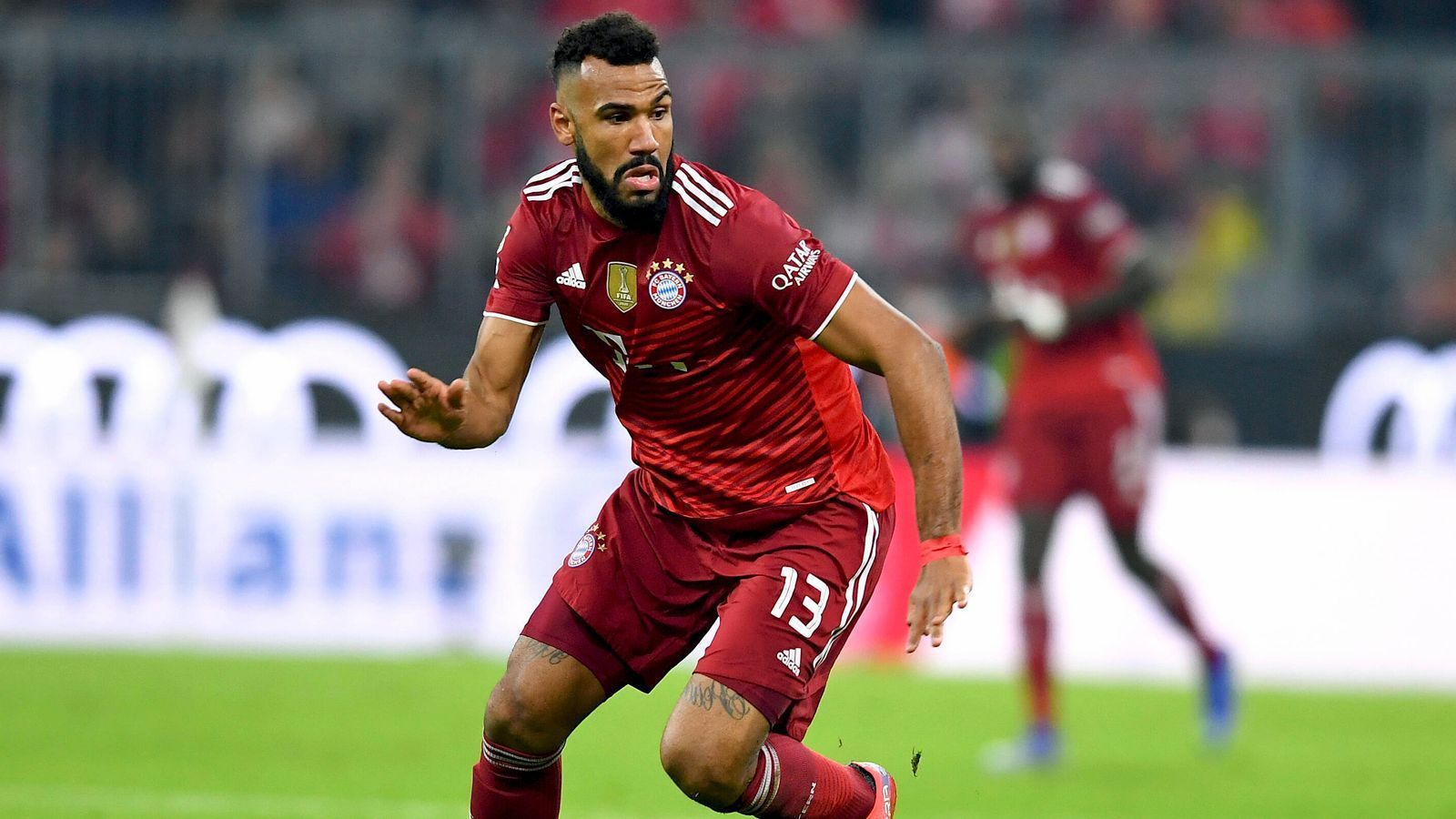
                <strong>Eric Maxim Choupo-Moting</strong><br>
                Kam nach der Pause für Richards in die Partie. Verpasste Sekunden später unmittelbar vor dem Tor die Hereingabe von Gnabry, aber verlängerte den Ball zu Lewandowski, der das 1:1 erzielte. Rundete seinen Joker-Einsatz mit dem Tor zum 4:1 ab. ran-Note: 2
              