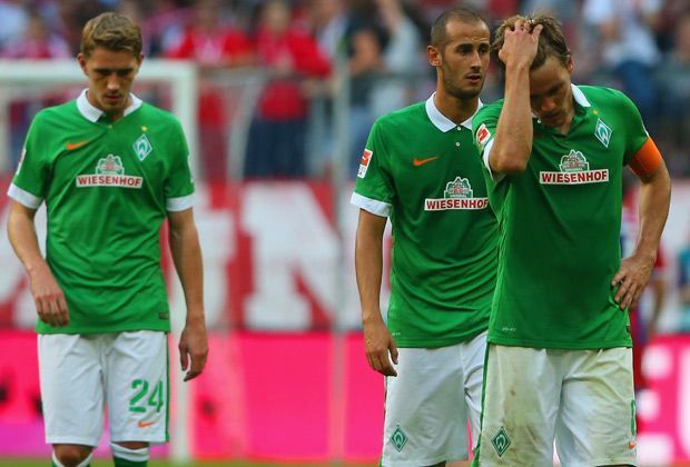 
                <strong>Werder mit Peinlich-Rekord</strong><br>
                Bei der 0:6-Pleite beim FC Bayern schreiben Clemens Fritz (r.) und seine Bremer Geschichte. Seit Beginn der Datenerfassung 1993/94 blieb noch nie ein Team komplett ohne Torschuss. Werder holt sich am 8. Spieltag diesen unrühmlichen Rekord.
              