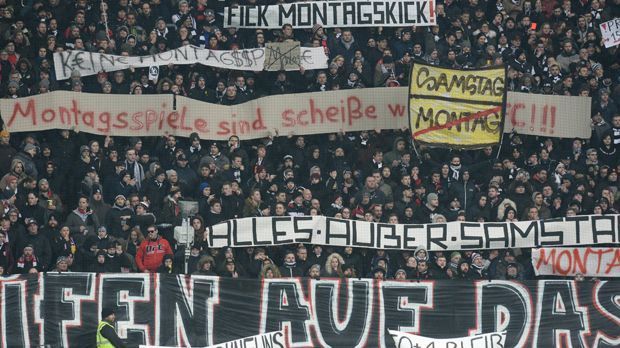 
                <strong>"Fehlt nur noch Helene": So protestieren die Eintracht-Fans gegen Montagsspiele</strong><br>
                
              