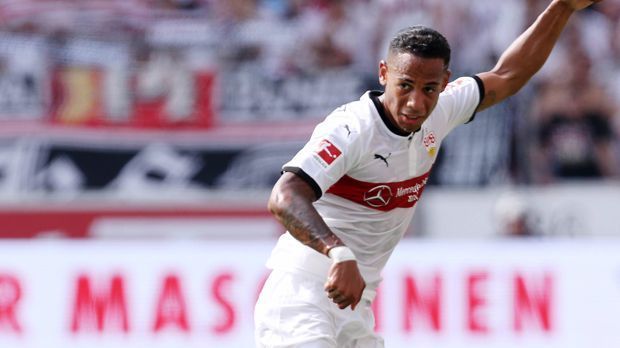 
                <strong>Dennis Aogo (VfB Stuttgart, ablösefrei)</strong><br>
                Die sparsamen Schwaben. Ein Vorurteil, das der VfB in diesem Sommer durchaus so unterstrich. Dennis Aogo kam vom FC Schalke – ablösefrei. Der 30 Jahre alte frühere Nationalspieler bringt die Erfahrung von über 200 Bundesliga-Spielen mit. Für den Aufsteiger ein wichtiges Puzzlestück in der Defensive. Ebenso wie ...
              