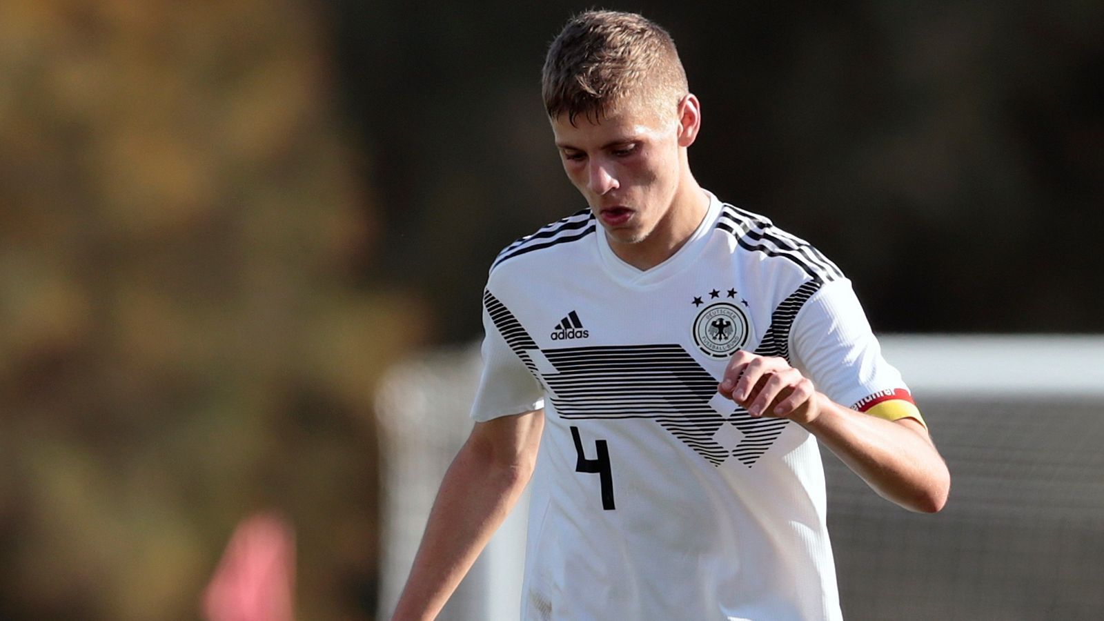 
                <strong>Marton Dardai</strong><br>
                Position: AbwehrAlter: 17 JahreVerein: Hertha BSCU17-Länderspiele: 8/1 Tor
              