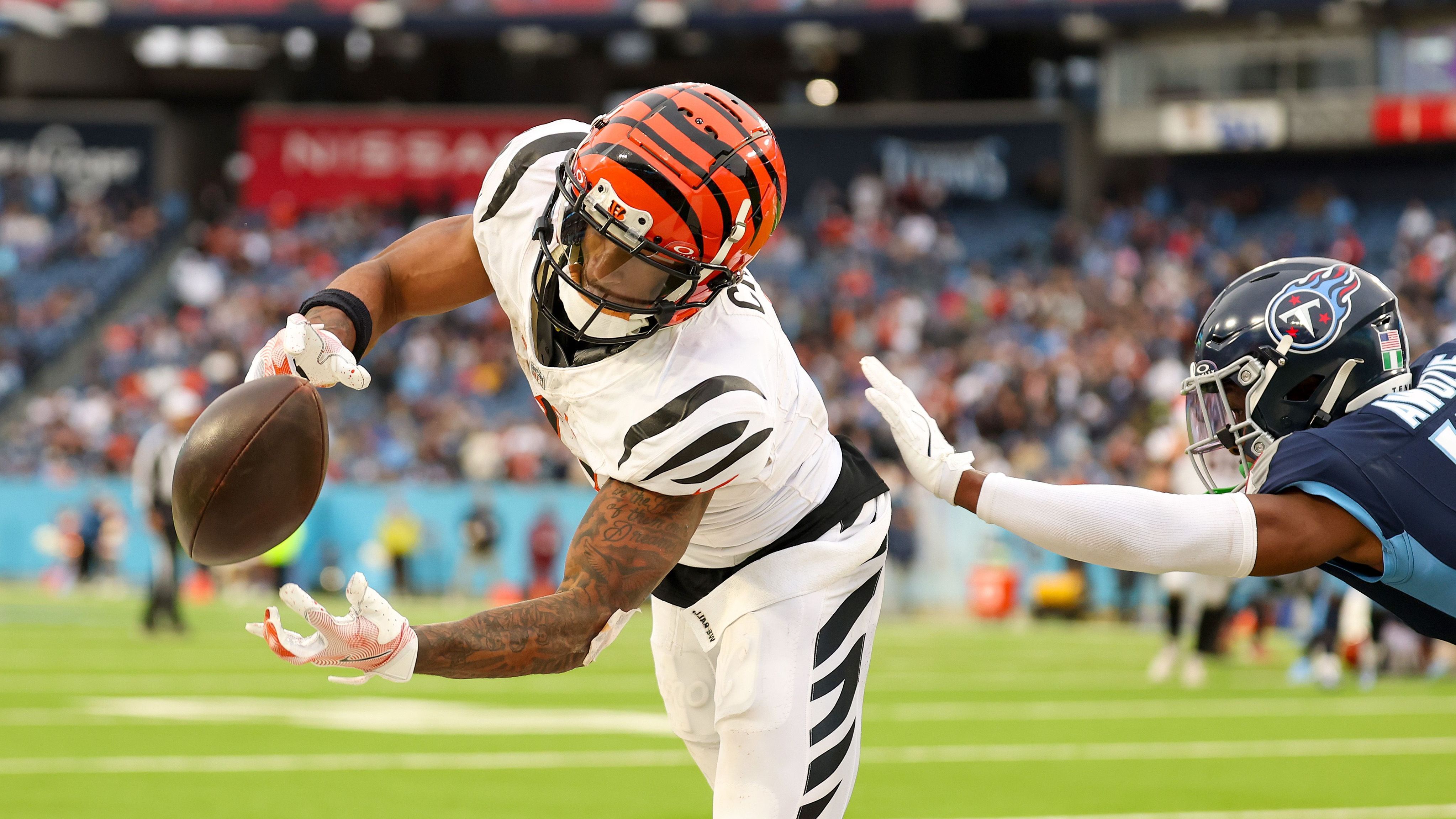 <strong><em>Die bestbezahlten Wide Receiver in der NFL</em></strong><br><em>Mit ihren neuen Verträgen machen Ja'Marr Chase (Foto) und Tee Higgins von den Cincinnati Bengals jeweils einen Riesensprung in der Gehaltsrangliste der Wide Receiver in der NFL. <strong>ran</strong> zeigt, welche Passempfänger am meisten bekommen - sortiert nach den durchschnittlichen Jahresgehältern (Stand: 17. März, Quelle: Sportrac)</em>