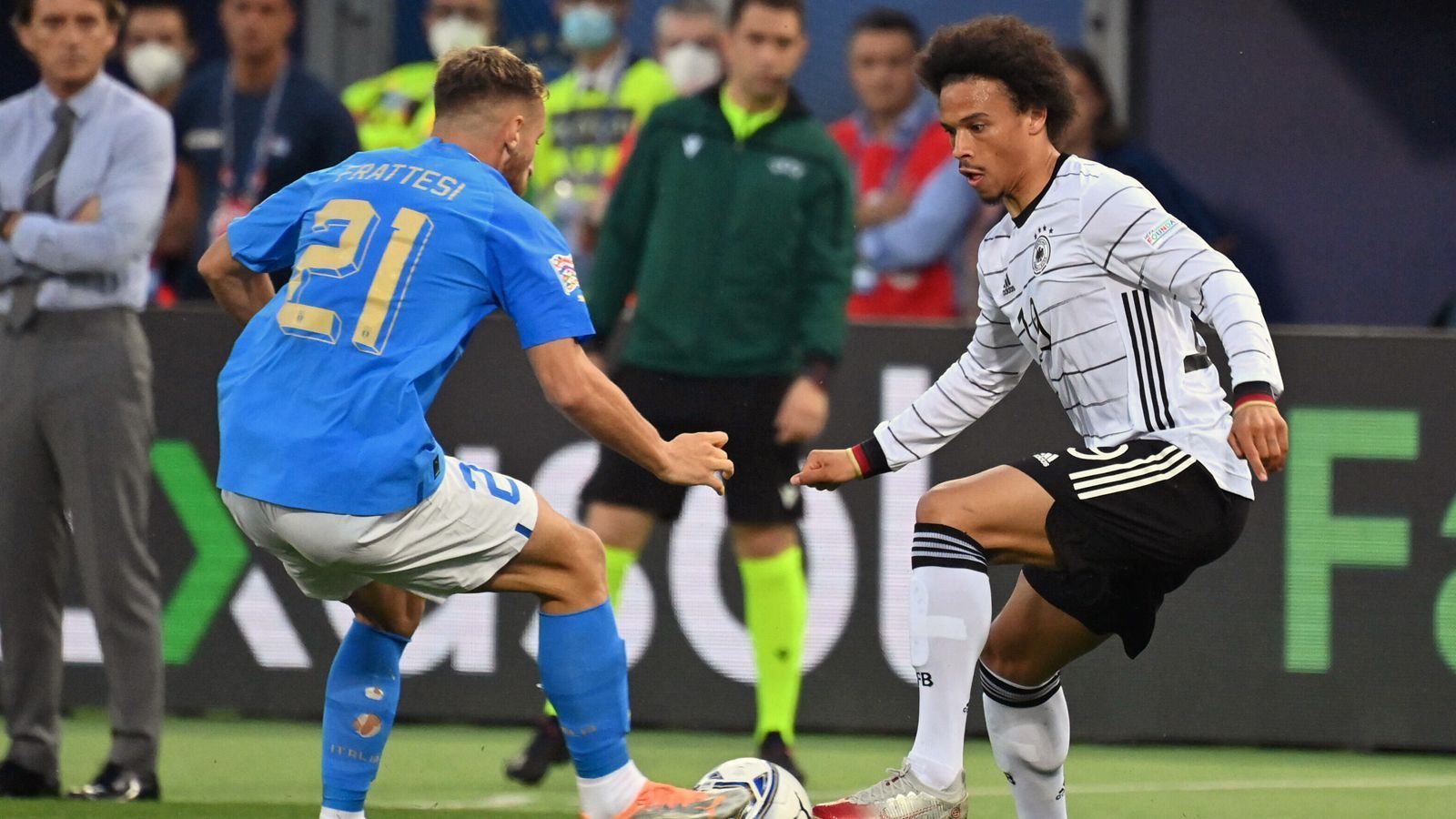 
                <strong>Remis gegen Italien! Die DFB-Stars in der Einzelkritik</strong><br>
                Deutschland erreicht zum Auftakt der Nations League ein 1:1-Remis in Italien. Dabei liegt die Mannschaft von Bundestrainer Hansi Flick nur kurz in Rückstand. ran hat die Noten für die deutschen Nationalspieler. 
              