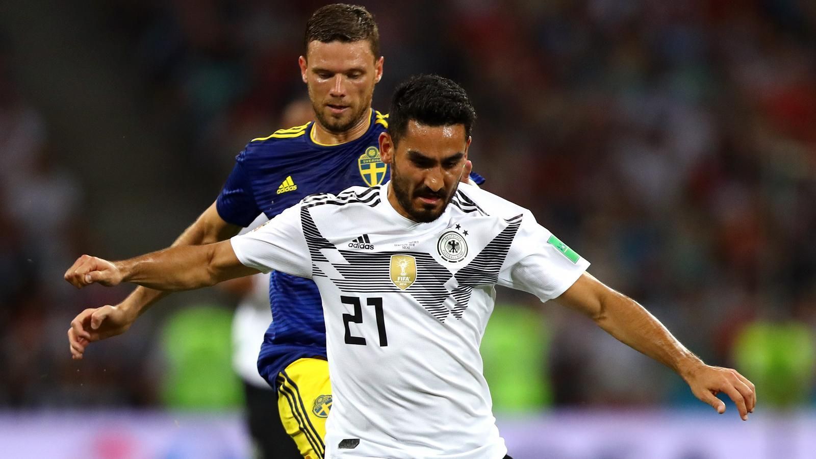 
                <strong>Ilkay Gündogan</strong><br>
                Darf wegen Rudys Missgeschick nach 30 Minuten ran. Der Joker beweist Mut und zwingt Olsen mit einem abgefälschten Distanzschuss zu einer Glanzparade. Ansonsten verschleppt er aber zu oft das Tempo. ran-Note: 4
              