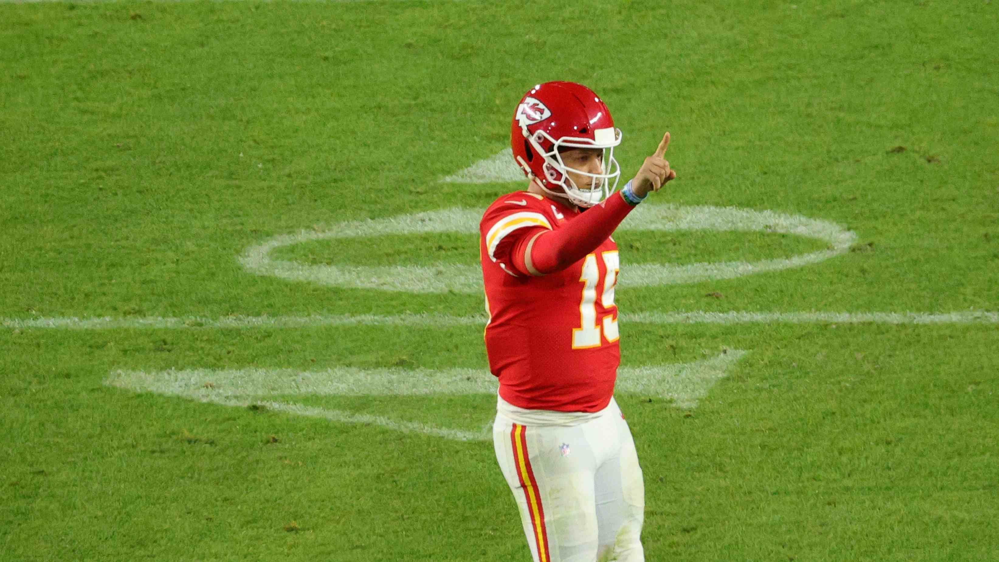 <strong>Platz 15: Patrick Mahomes (American Football)</strong><br>Klub: Kansas City Chiefs<br>Gesamteinnahmen: 84,4 Millionen Dollar<br>Vertraglicher Verdienst: 59,4 Millionen Dollar<br>Werbeeinnahmen: 25 Millionen US-Dollar