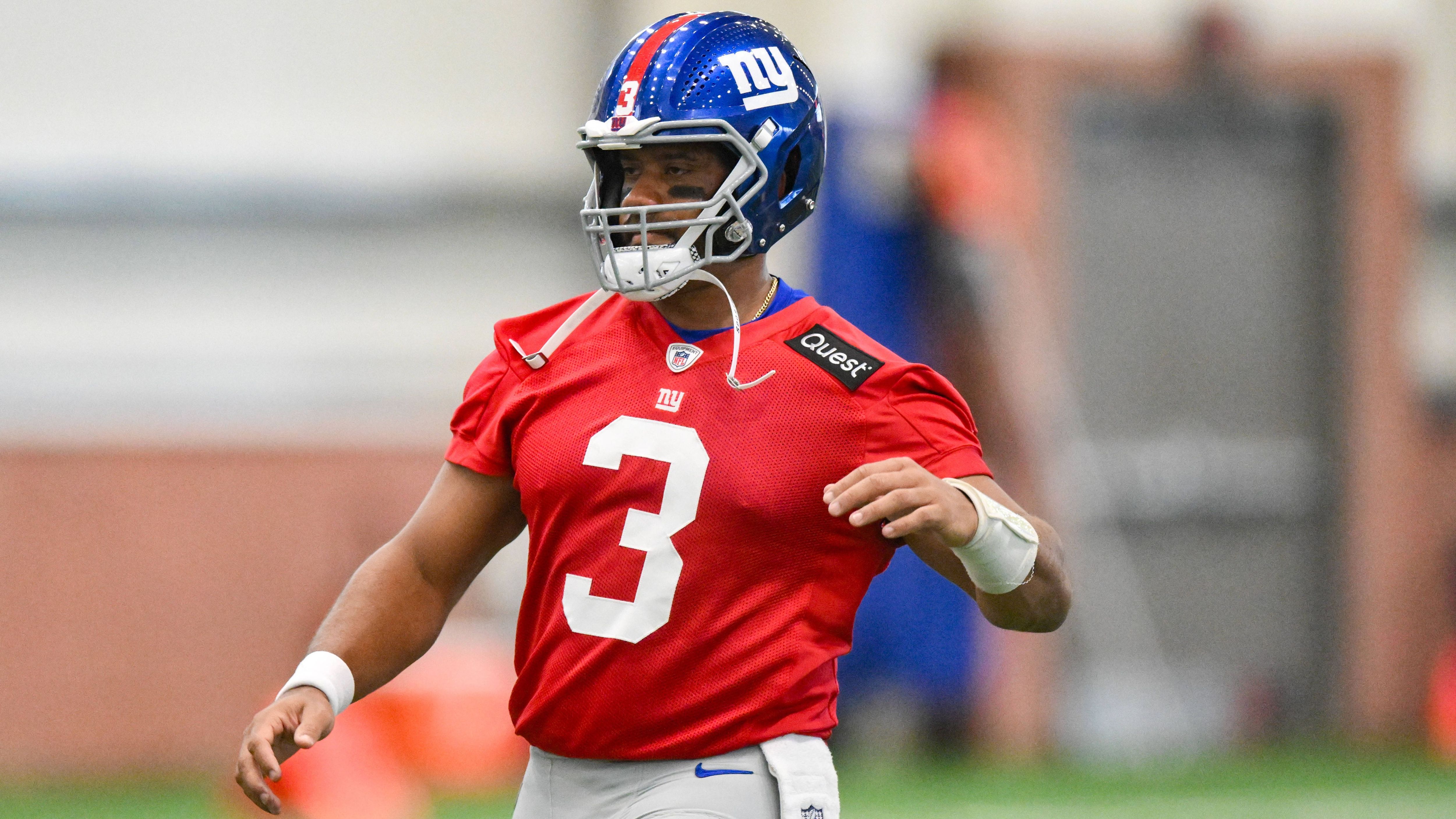 <strong>New York Giants</strong><br>• Starter: Russell Wilson (im Bild)<br>• Backups: Jaxson Dart (Rookie), Jameis Winston, Tommy DeVito