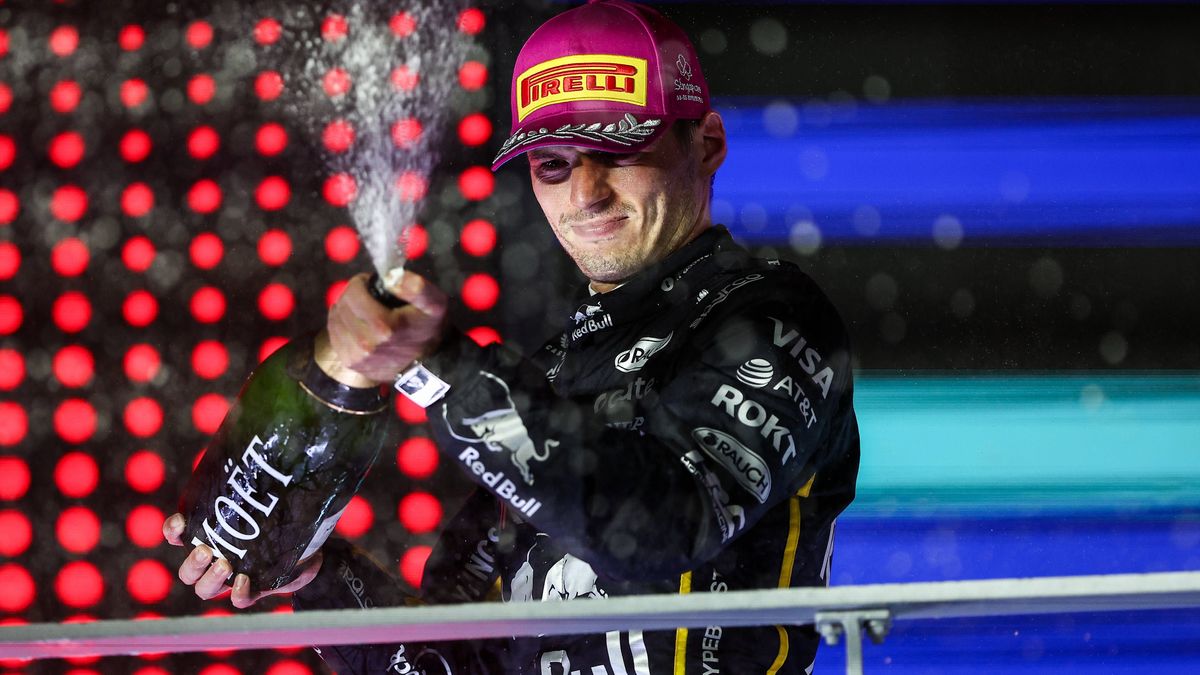 1 Max Verstappen (NLD, Oracle Red Bull Racing), F1 Grand Prix of Singapore at Marina Bay Street Circuit on October 5, 2025 in Singapore, Singapore. (Photo by HOCH ZWEI) Singapore Singapore *** 1 Ma...
