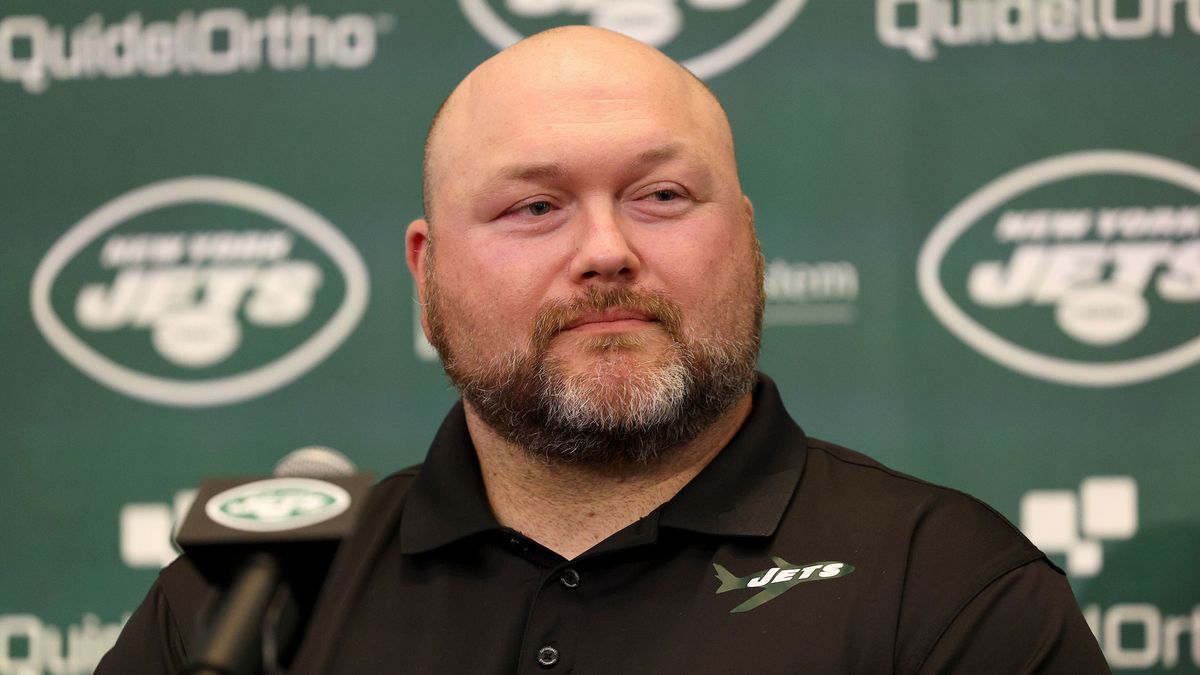 Joe Douglas bei der Vorstellung der New York Jets.