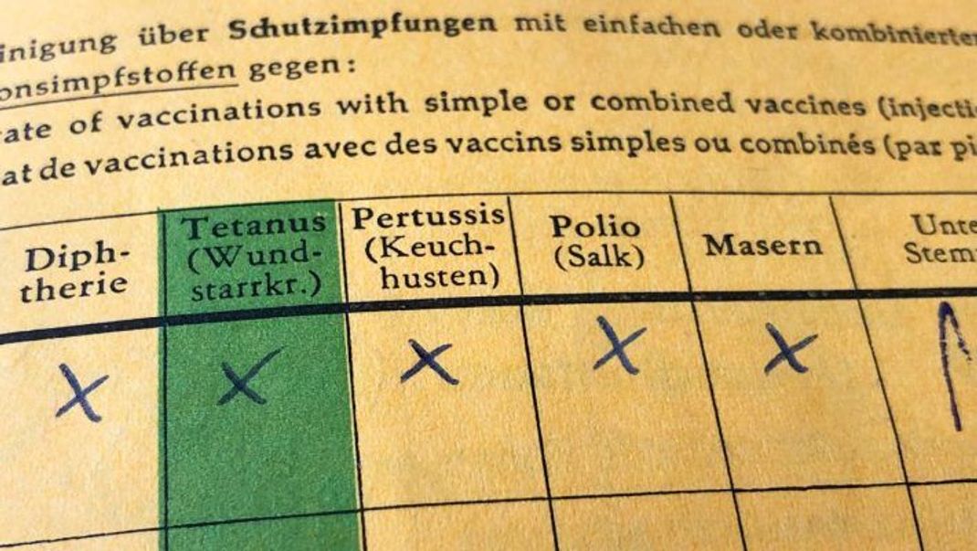 Im Impfpass kann man checken, ob man als Säugling gegen Polio geimpft wurde.