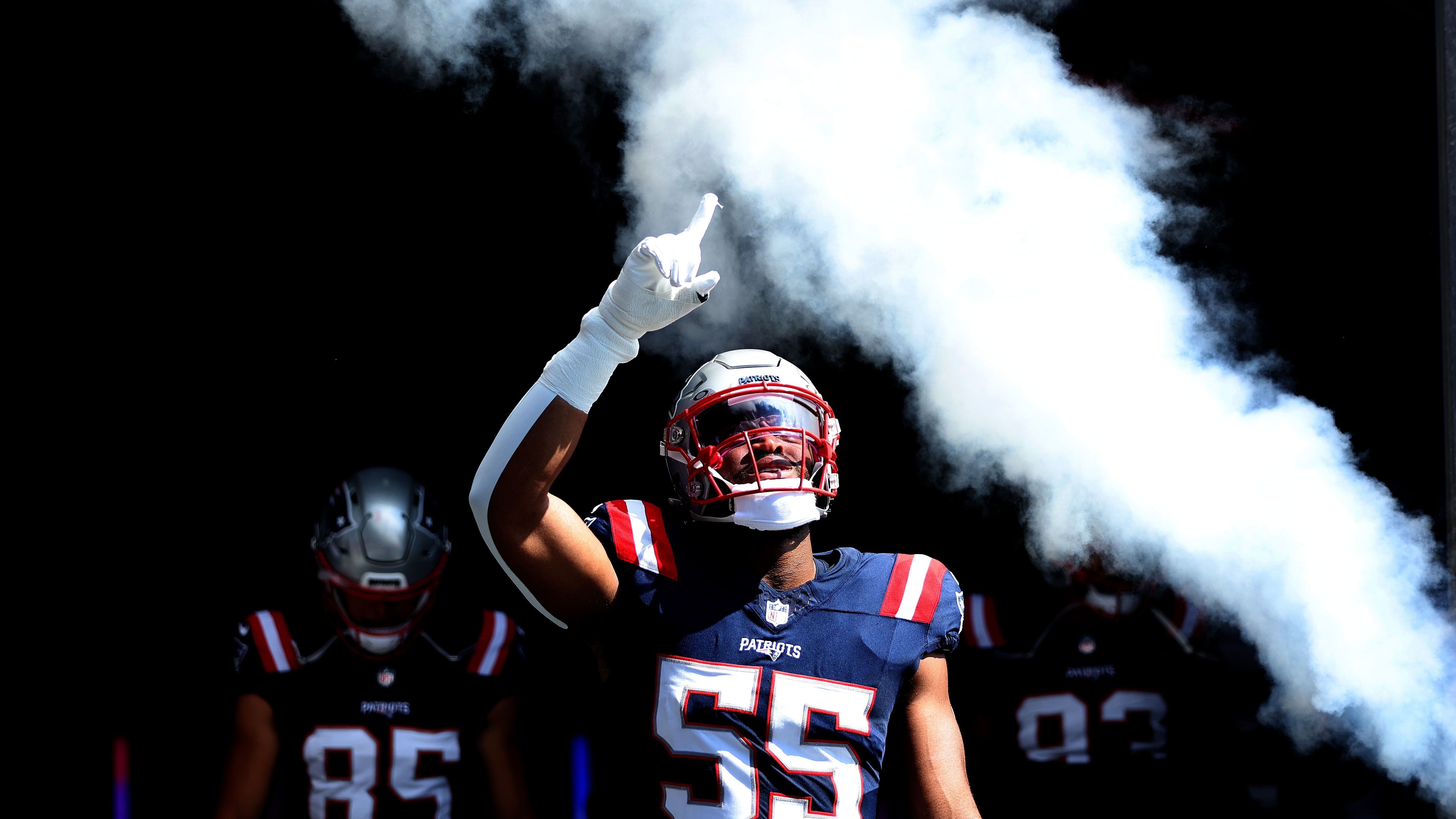 <strong>Joshua Uche  (New England Patriots ➔ Kansas City Chiefs)</strong><br>Nach acht Spielen sind die Chiefs immer noch ungeschlagen, auch dank ihrer starken Defensive. Ein noch ausbaufähiger Bereich ist aber der Pass Rush: Mit 17 Sacks liegt Kansas City ligaweit lediglich auf Rang 26. Auch deshalb holten die Chiefs Linebacker Uche von den Patriots, der in dieser Saison zwei Sacks verbucht hat und etwas mehr Tiefe in den Kader bringt.