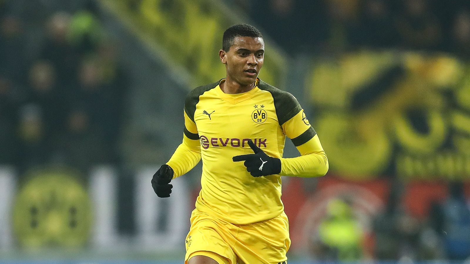 
                <strong>Platz 8: Manuel Aknji - 21,5 Millionen Euro Ablöse</strong><br>
                Platz 8: Manuel Akanji. Wintertransferperiode 2017/18: Für 21,5 Millionen Euro vom FC Basel zu Borussia Dortmund
              