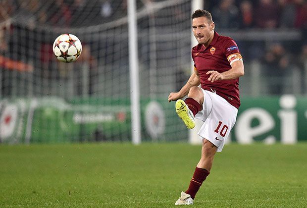 
                <strong>Francesco Totti (AS Rom)</strong><br>
                Er ist der AS Rom. Francesco Totti ist seit 1993 der Mann beim italienischen Hauptstadt-Klub. 684 Spiele und 280 Tore hat Totti bis jetzt auf seinem Konto und auch mit seinen 38 Jahren ist er immer noch ein unverzichtbarer Leistungsträger bei der Roma.
              