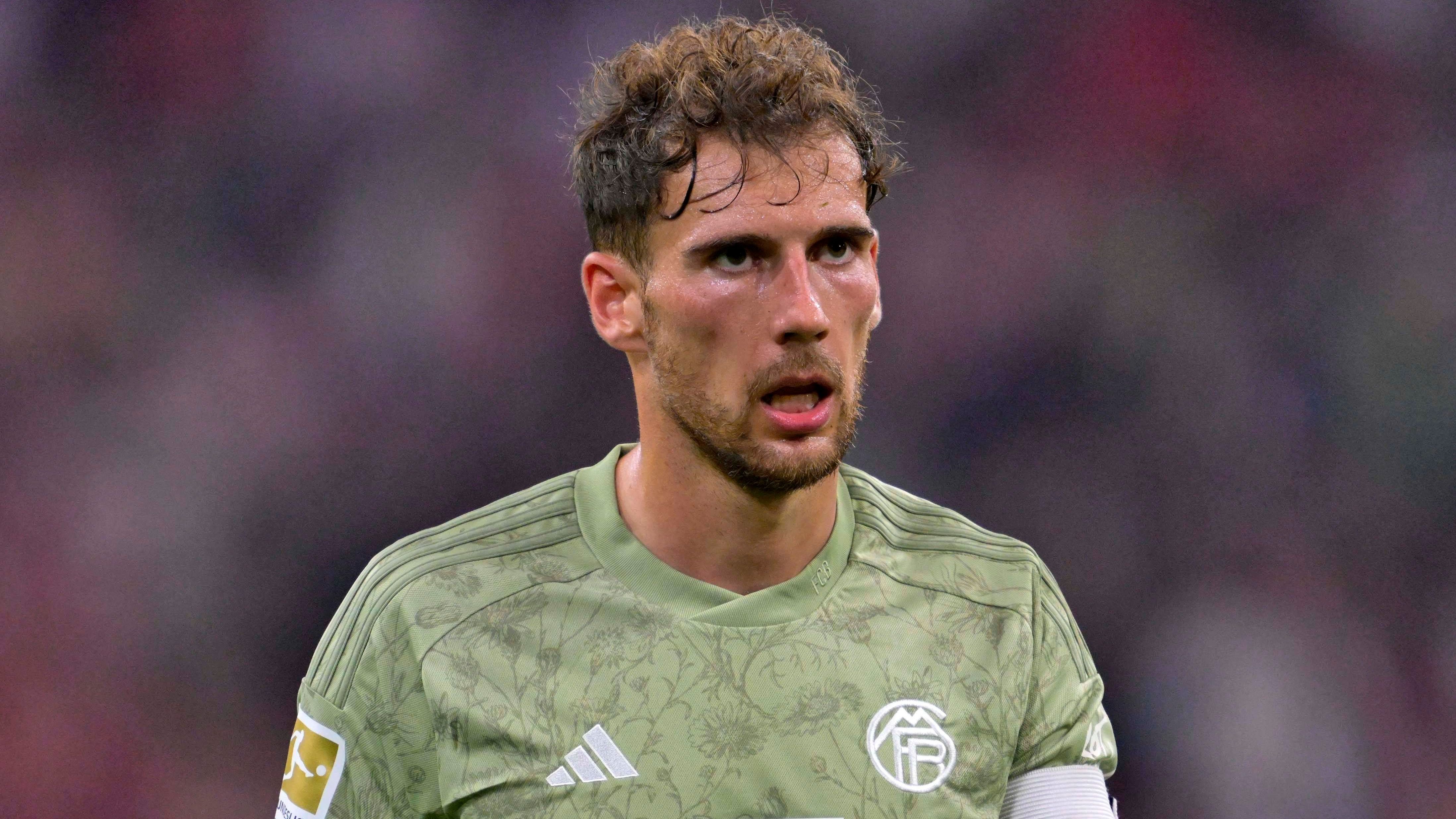 <strong>Leon Goretzka</strong><br>Scheitert kurz vor der Pause per Kopf an Hradecky. Ansonsten viel unterwegs, aber wenig effektiv. Nach Kimmichs Auswechslung und Übernahme der Kapitänsbinde dominanter und mit dem umjubelten Treffer zum 2:1 (87.), der aber nicht zum Sieg reicht. <strong><em>ran</em>-Note: 3</strong>