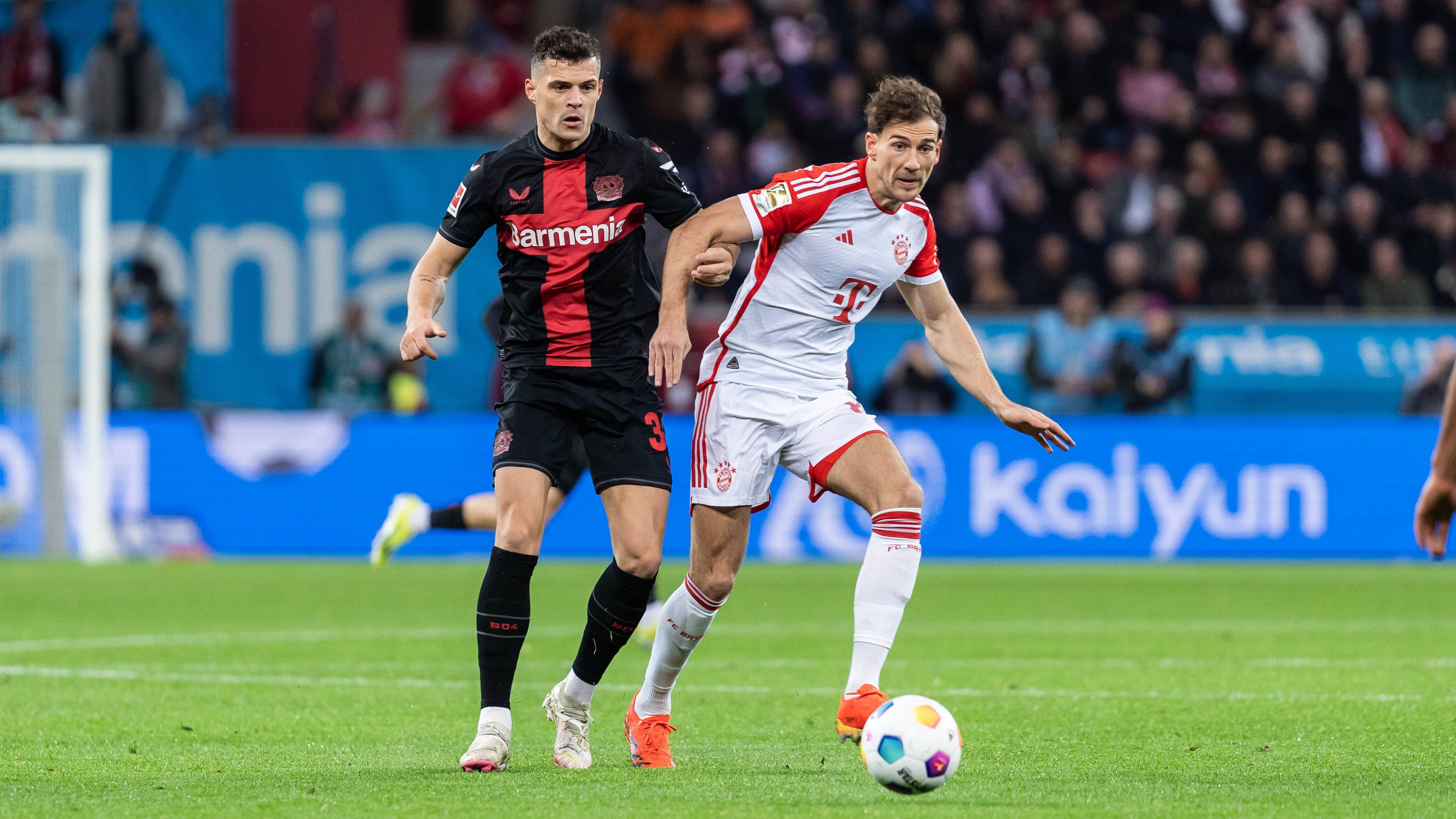 <strong>Leon Goretzka (FC Bayern)</strong><br>Der Nationalspieler ist merklich bemüht, aber die gefährlichen Leverkusener Gegenstöße kann auch er nicht verhindern. Kriegt alles in allem bis zu seiner – bezeichnenden – Auswechslung in der 71. Minute keine Ordnung ins Bayern-Spiel. Gewinnt nur 50 Prozent seiner Zweikämpfe. Zu wenig. <strong><em>ran</em>-Note: 5</strong>